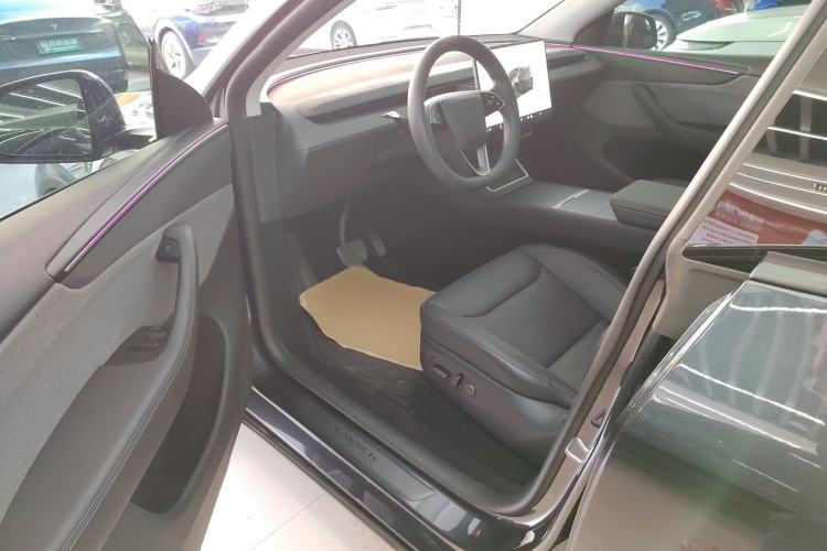 Used Tesla Model Y 2025 Rear-Wheel Drive First Edition
