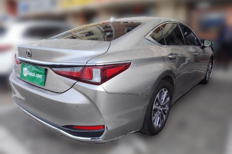Used Lexus ES 2024 200 Premium Edition Rear Right 45 Deg
