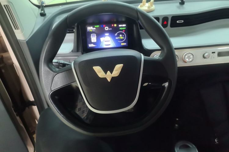 Used Wuling Hongguang MINIEV 2022 Macaron Premium Model – Lithium Iron Phosphate Steering Wheel