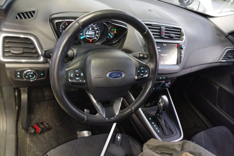 Used Ford Escort 2019 Revised Version 1.5L Automatic Enjoyment Type China VI Standard Center Console