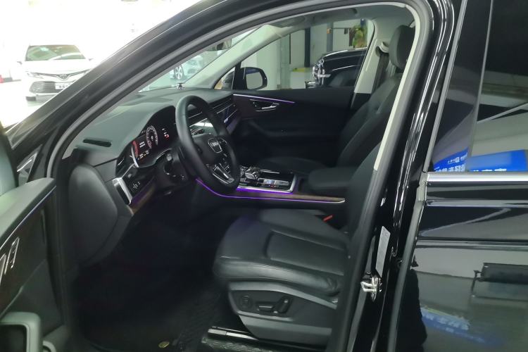 Used Audi Q7 2022 55 TFSI quattro S line Sport model Left Front Seat