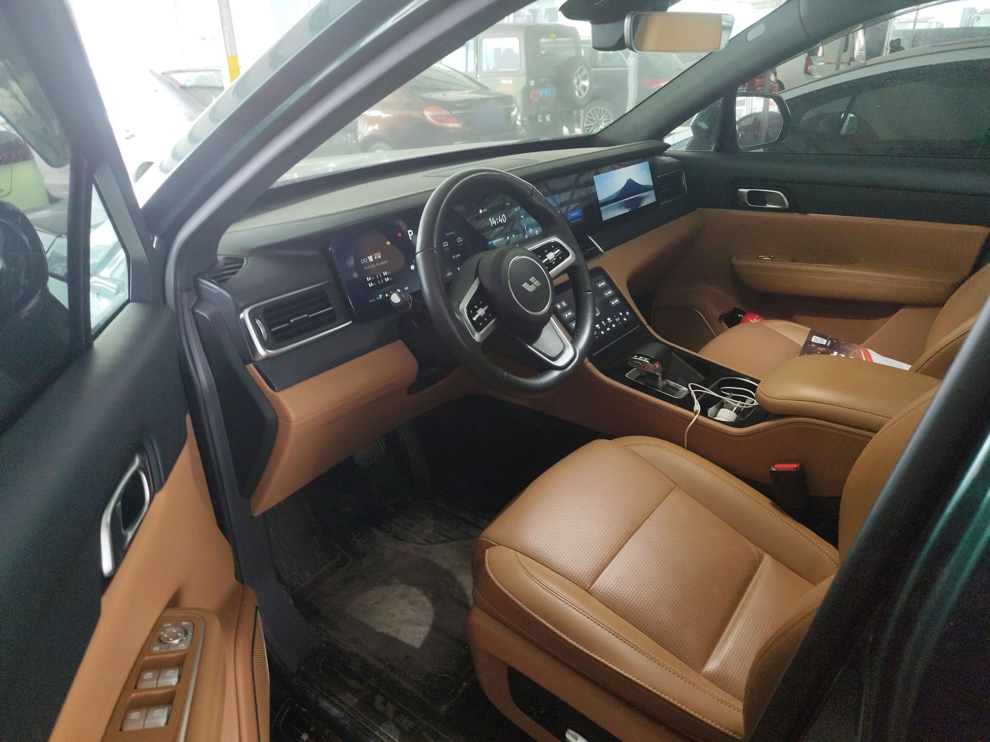 المقاعد الأمامية داخل السيارة