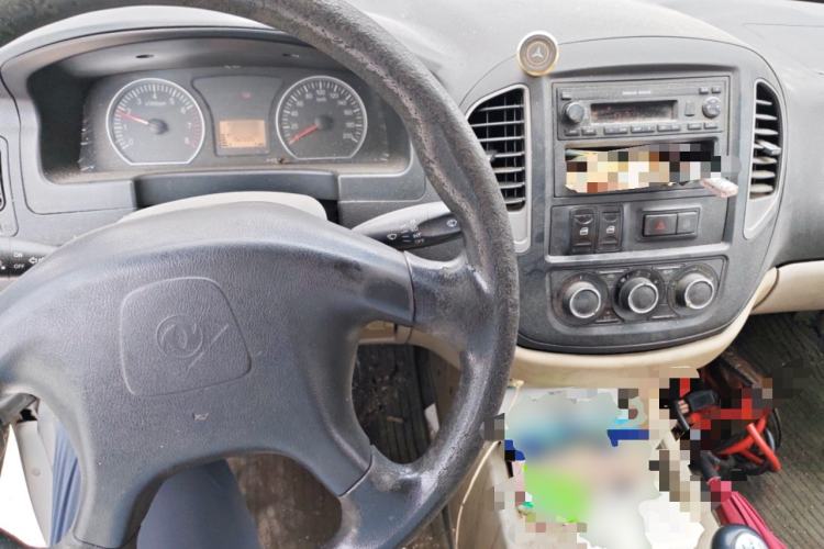 Used FORTHING Lingzhi 2016 M3L 1.6L 7-Seater Standard Model Center Console