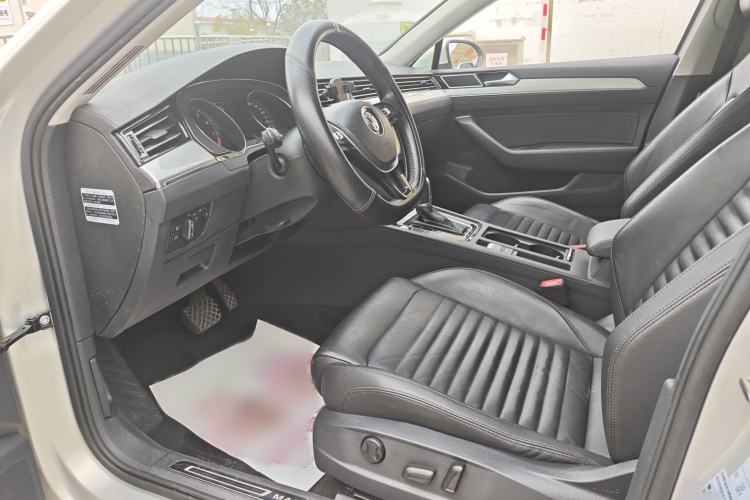 Used Volkswagen Magotan 2017 330TSI DSG Leading Model
