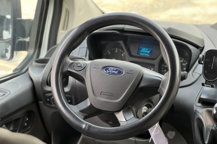 Used Ford Transit 2020 2.0T Diesel Multi-Function Commercial Vehicle Mid-Chassis Low-Roof Design with Dual Rear Doors Meeting China VI Emission Standards
