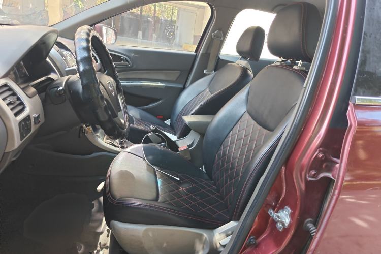 Used Baojun 630 2011 1.5L manual standard version