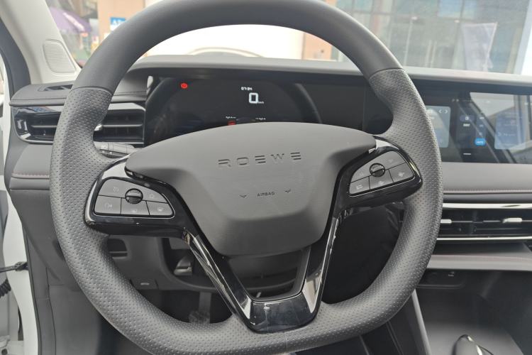 Used Roewe i5 2026 Model 1.5L Manual Comfort Version