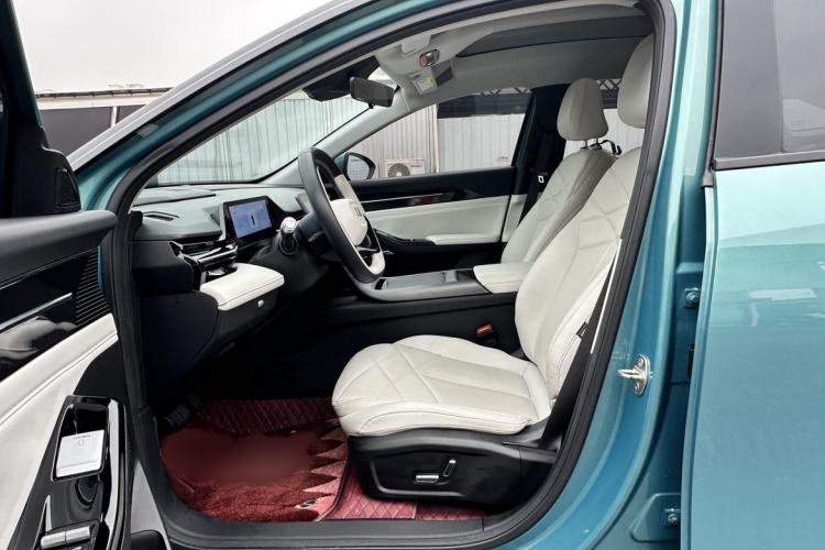 Used Geely Galaxy L6 2023 125km MAX Interior 2