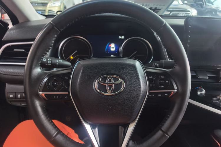 Used Toyota Camry 2021 2.0G Luxury Edition
