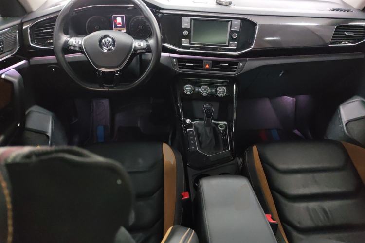 Used Volkswagen Tayron 2019 330TSI Two-Wheel-Drive Luxury Version China V Emission Standard Center Console