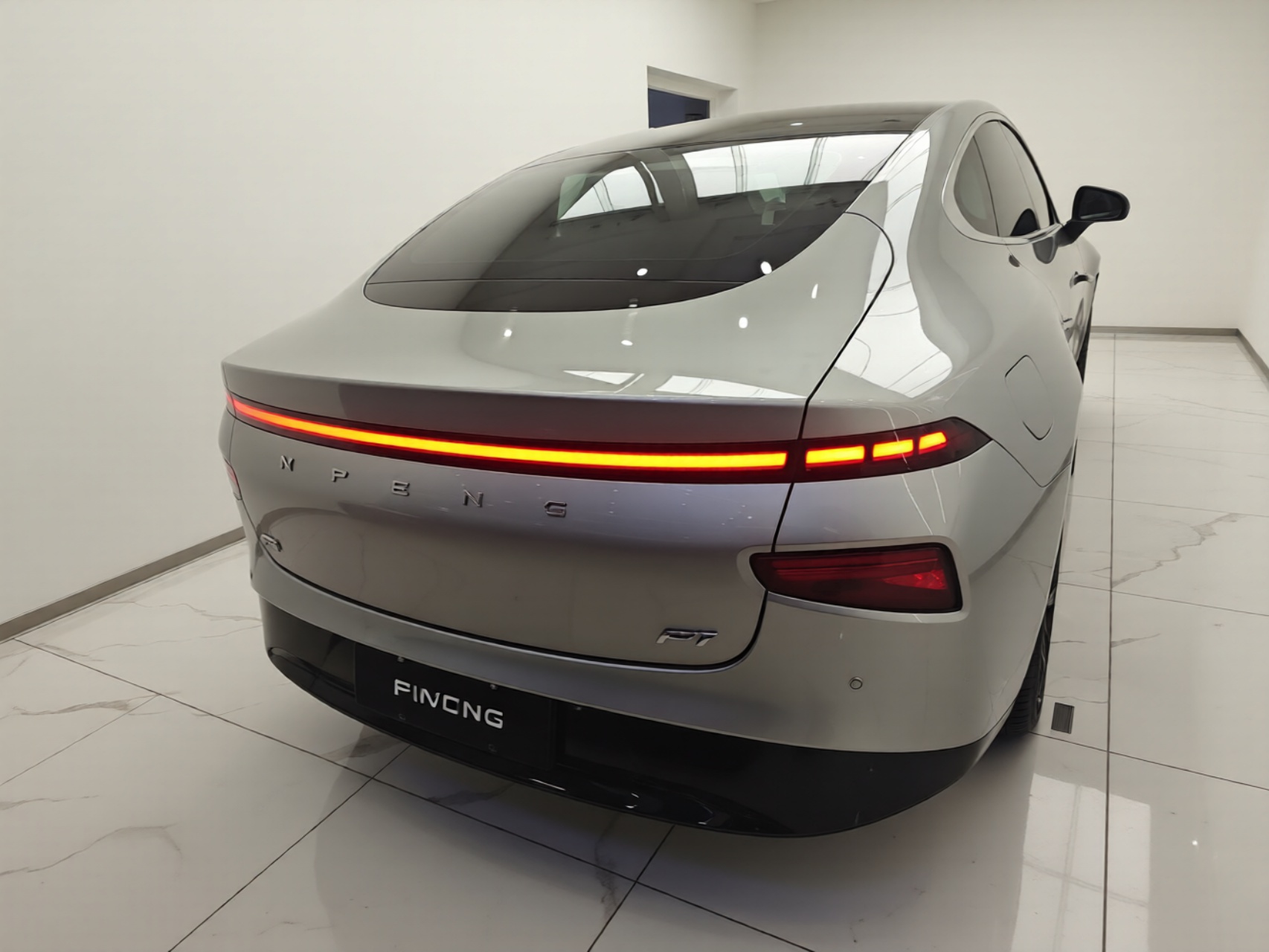 XPeng P7 2022 480N+ — снимка 5