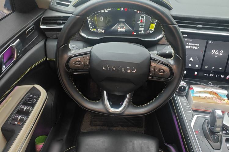 Used Lynk & Co 05 2022 2.0TD Two-Wheel Drive Shine Halo Contrast-Colored Wheel Version