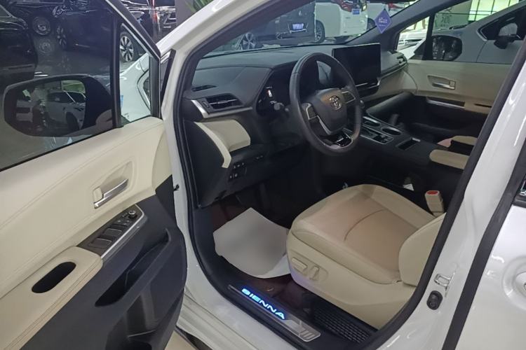Used Toyota SIENNA 2021 2.5L Hybrid Premium Edition