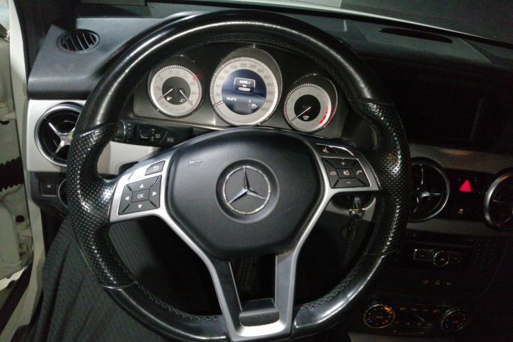 Used Mercedes-Benz GLK-Class 2015 GLK 260 4MATIC Dynamic Edition Ultimate Version
