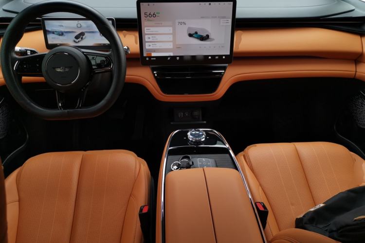 Used Geely Galaxy LEVC L380 2024 140-Degree 6-Seater All-Wheel-Drive Ultra