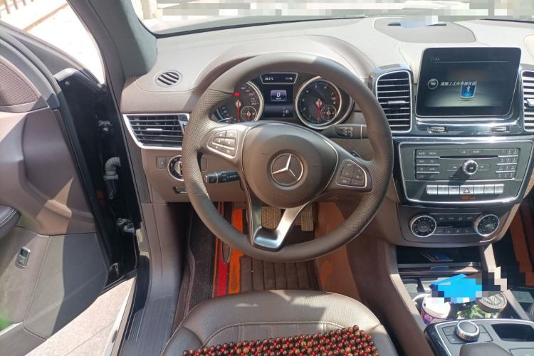 Used Mercedes-Benz GLE 2017 GLE 320 4MATIC Dynamic Model Steering Wheel