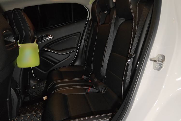 Used Mercedes-Benz GLA 2018 GLA 200 Fashion Model Left Rear Seat
