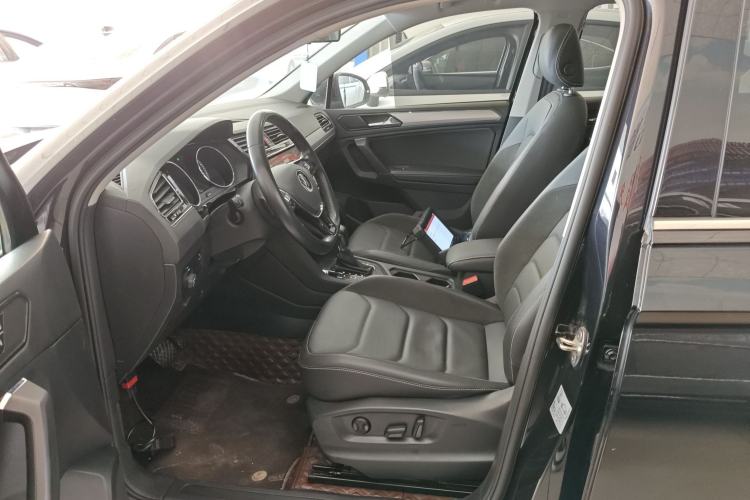 Used Volkswagen Tiguan L 2021 330TSI Automatic Two-Wheel Drive Smart Edition
