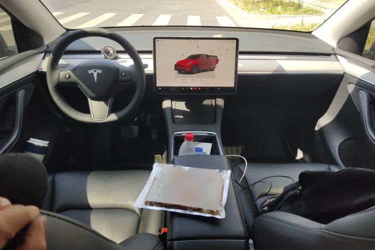 Used Tesla Model Y 2023 Rear-Wheel-Drive Version
