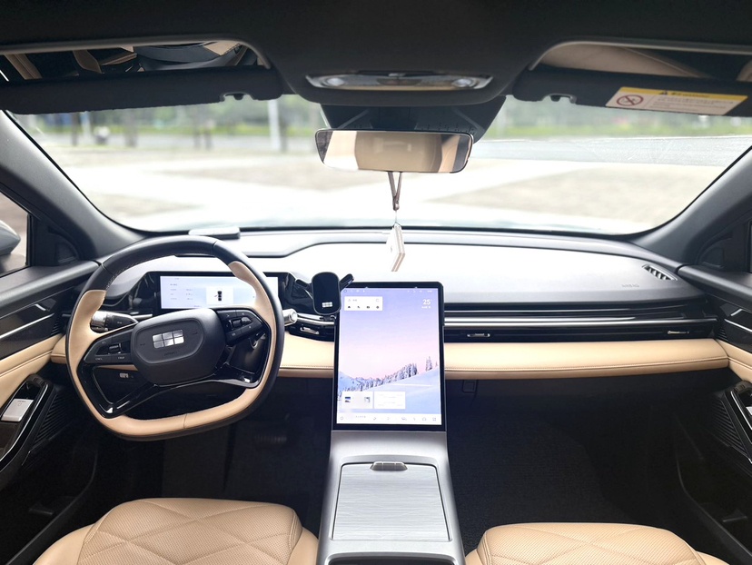 Geely Galaxy L6 2023 125km MAX — снимка 12