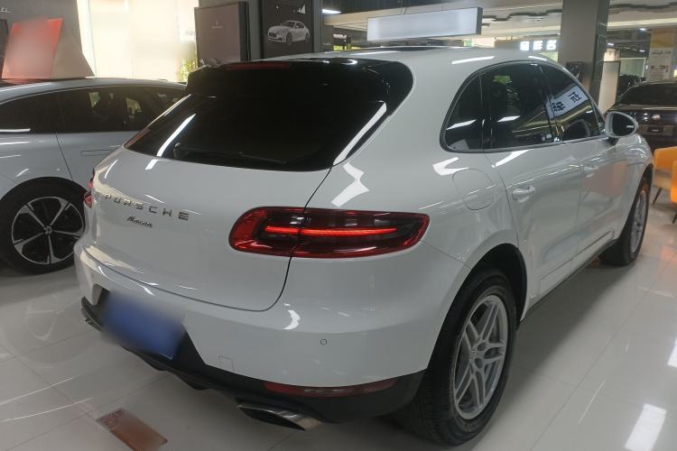 Used Porsche Macan 2017 Macan 2.0T Rear Right 45 Deg