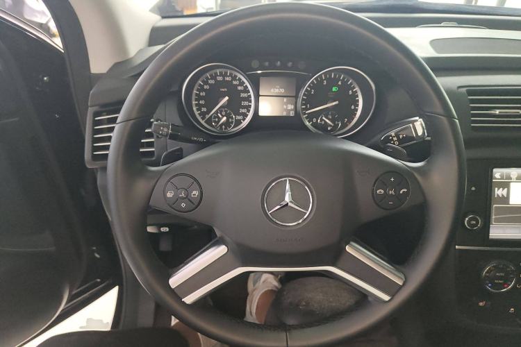 Used Mercedes-Benz R-Class 2017 R 320 4MATIC Business Edition Prestige Model
