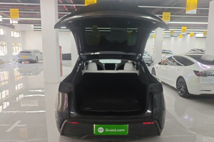 Used Tesla Model Y 2025 Rear-Wheel-Drive Version