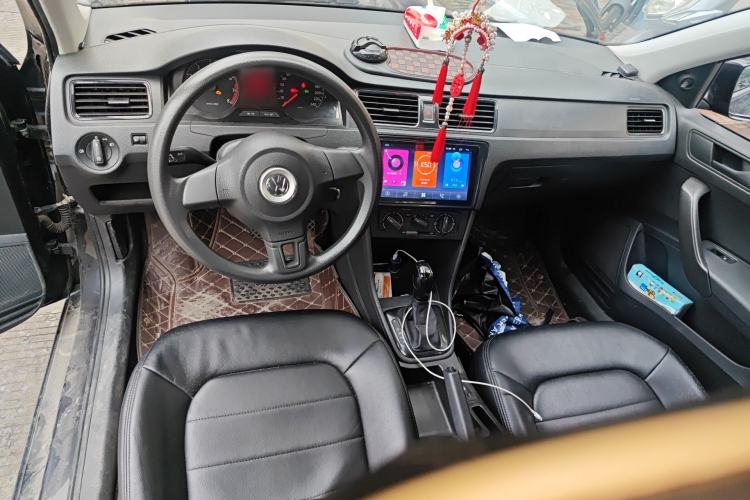 Used Volkswagen Santana 2015 1.6L Automatic Fashion Edition Center Console