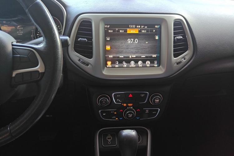 Used Jeep Compass 2017 200T Automatic Family Edition
