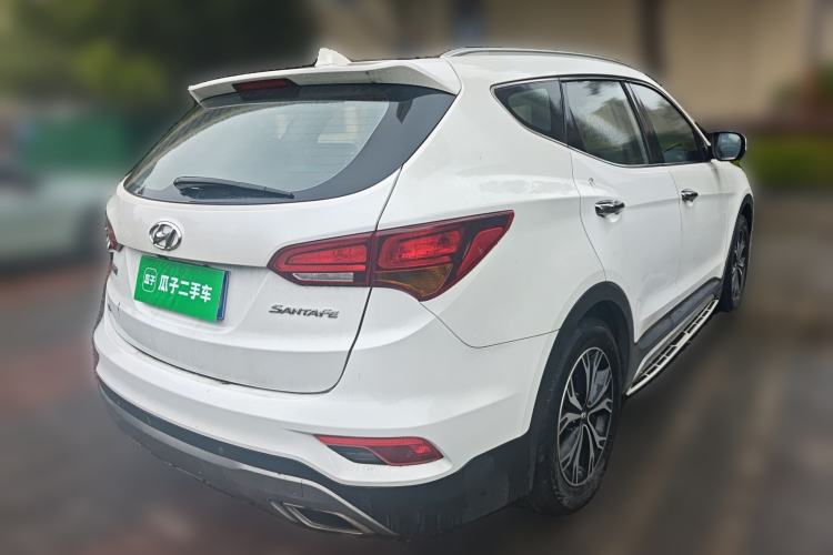 Used Hyundai Santa Fe 2017 2.0T Automatic Two-Wheel Drive Smart Version 7 Seats