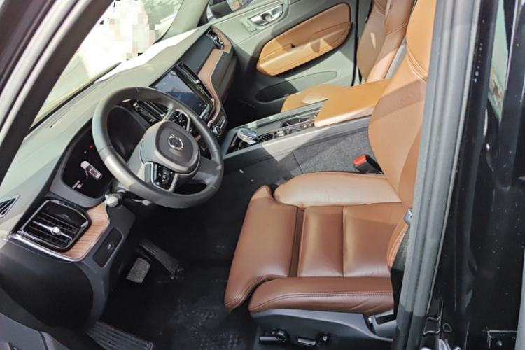 Used Volvo XC60 2024 B5 4x4 Smart Luxury Edition
