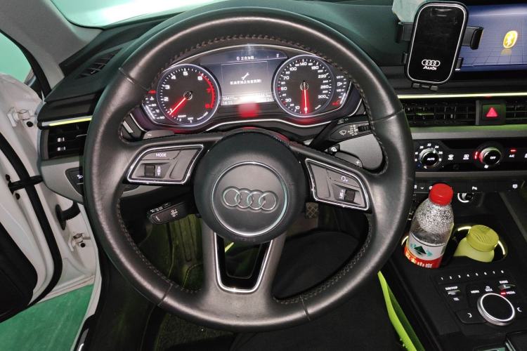 Used Audi A4L 2018 30th Anniversary Edition 40 TFSI Trendy Model Steering Wheel