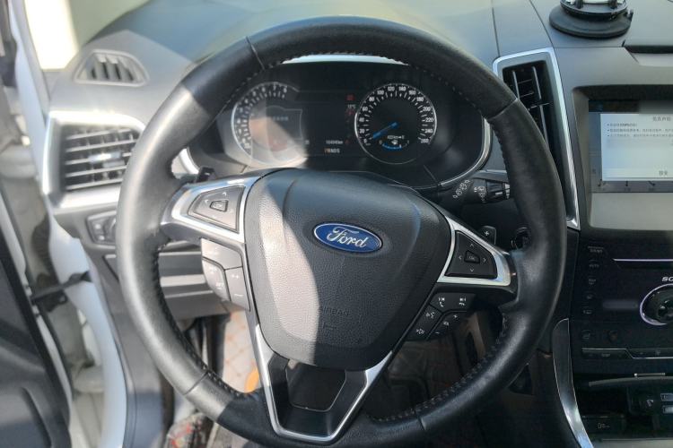 Used Ford Edge 2016 EcoBoost 245 Four-Wheel Drive Titanium 7-Seater Steering Wheel