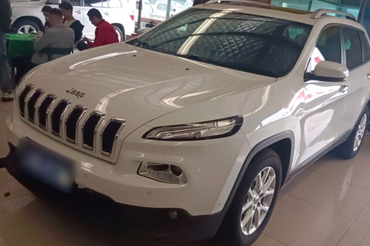 Used Jeep Cherokee 2016 2.0L Superior Edition