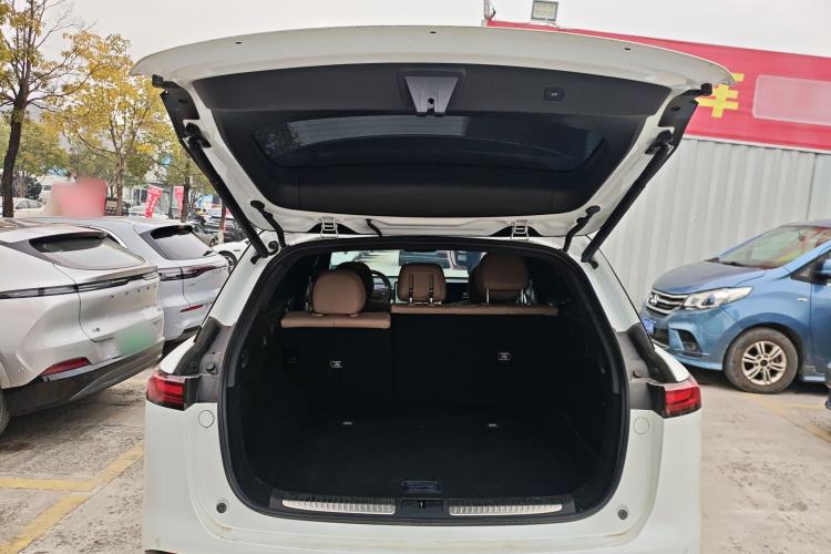 Used XPeng G9 2025 625 Long-Range Max Trunk