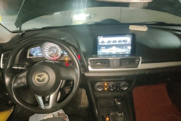 Used Mazda 3 Axela 2016 Sedan 1.5L Automatic Comfort Model Center Console
