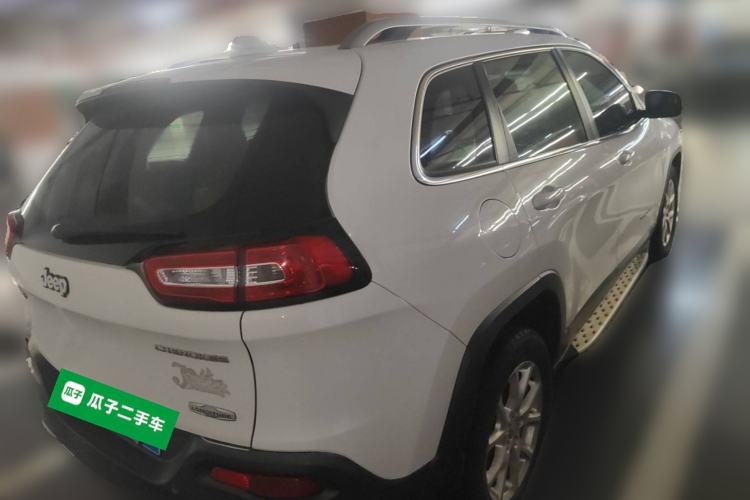 Used Jeep Cherokee 2016 2.4L Leading Edition Rear Right 45 Deg