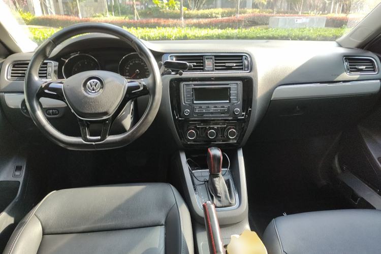 Used Volkswagen Sagitar 2015 230TSI Automatic Comfort Version