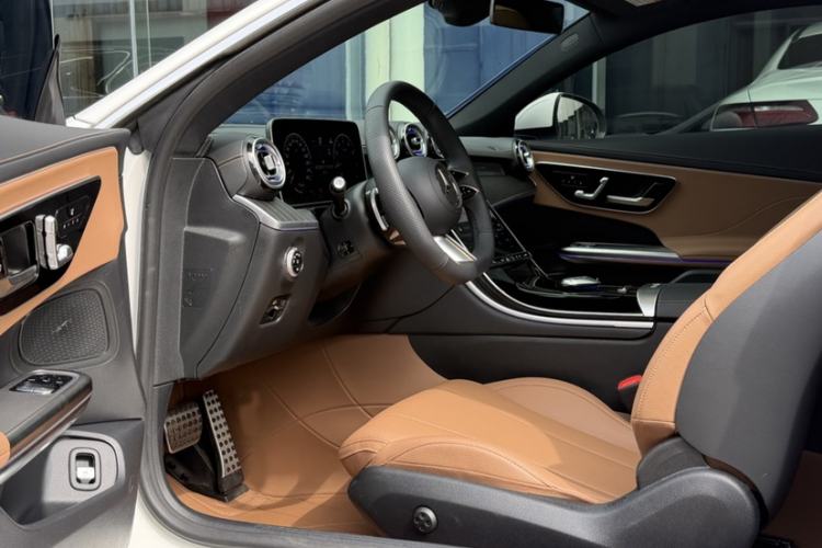 Used Mercedes-Benz CLE 2025 CLE 260 Coupe Interior 4