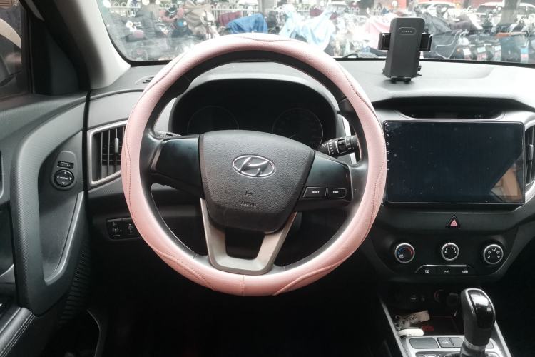 Used Hyundai ix25 2015 1.6L Automatic Two-Wheel Drive Smart GLS Trim
