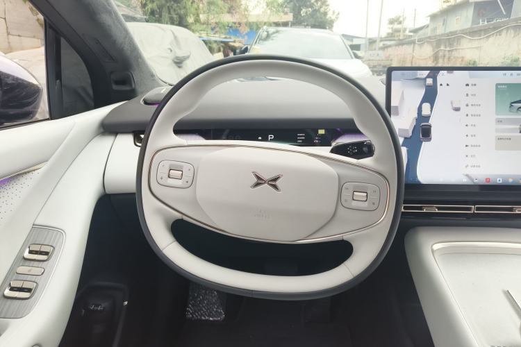 Used XPeng P7+ 2026 Model, Range-Extended 1550 Max Flagship Edition Steering Wheel