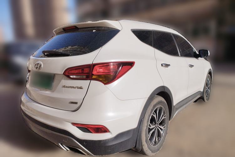 Used Hyundai Santa Fe 2017 2.0T Automatic All-Wheel Drive Smart 7-Seater