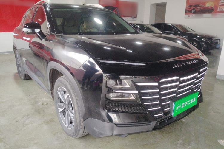 Used JETOUR Dashing 2023 1.5T DCT Starlight Shine Pro Edition Front Right 45 Deg