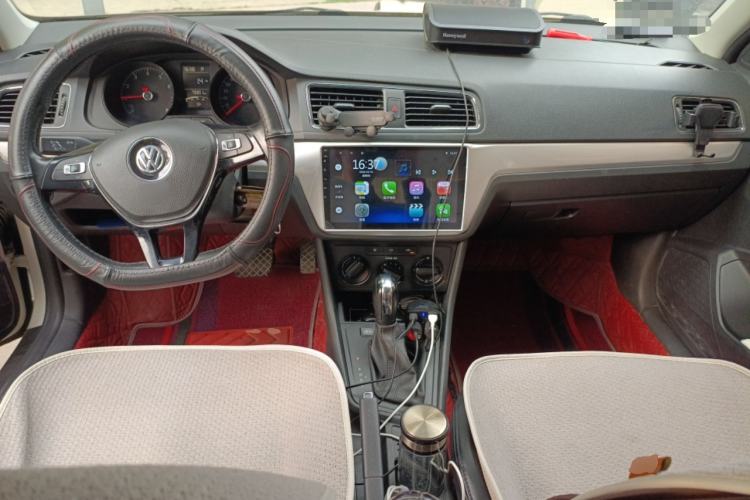 Used Volkswagen Lavida 2018 Classic 1.5L Automatic Fashion Edition China VI Standard Center Console
