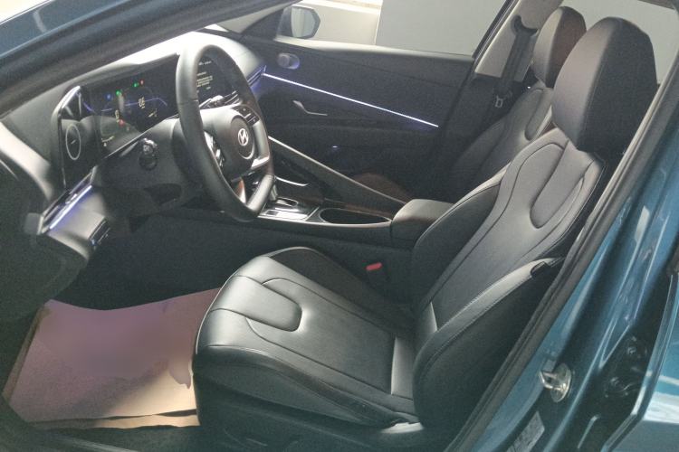 Used Hyundai Elantra 2023 1.5L CVT LUX Prestige Edition