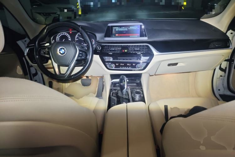 Used BMW 5 Series  Center Console