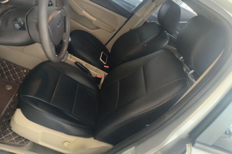 Used Ford Focus 2013 Sedan Classic 1.8L Manual Base Model Left Front Seat