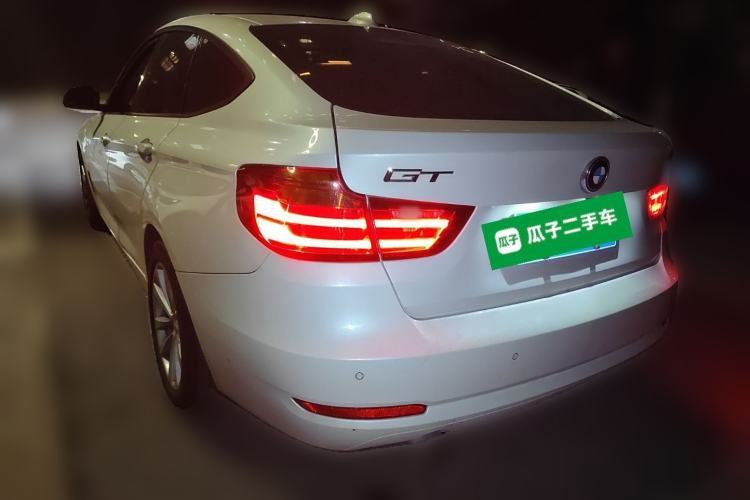 Used BMW 3 Series GT 2016 320i Fashion Model Rear Left 45 Deg