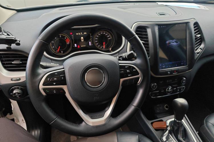 Used Jeep Cherokee 2016 2.4L Leading Edition