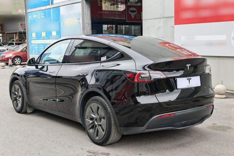 Used Tesla Model Y 2022 Long-Range All-Wheel-Drive Version